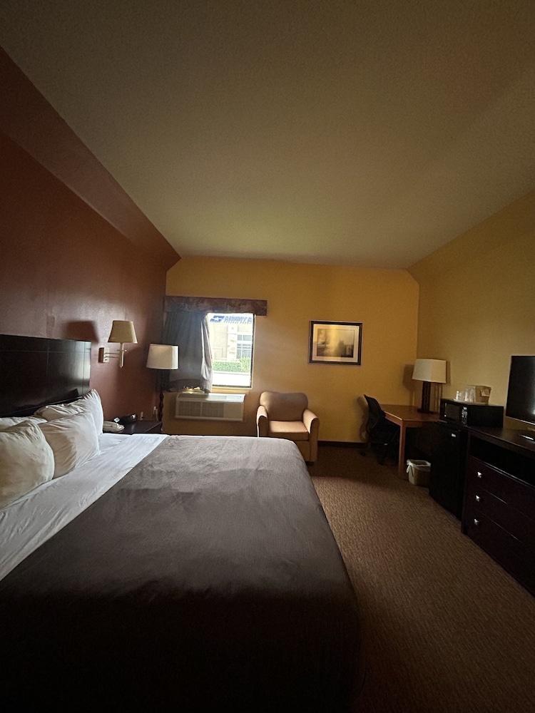 Shary Inn and Suites