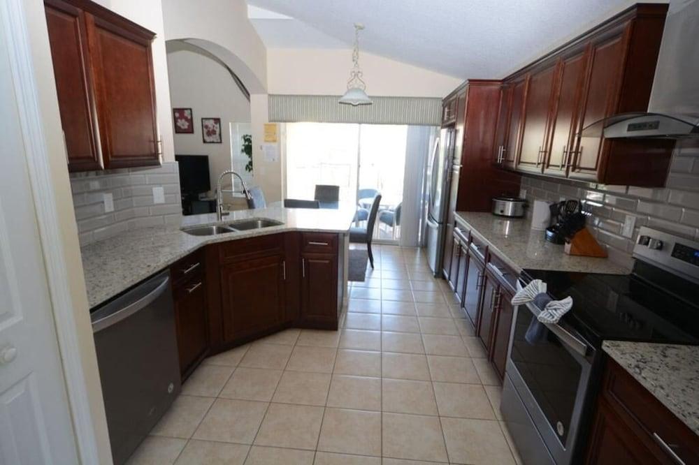 Ref 30 5 Bed Villa With own Pool Near Disney