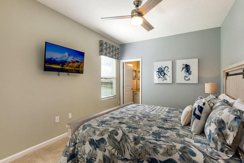 Lake Views, Private Pool & Spa, Games Room..