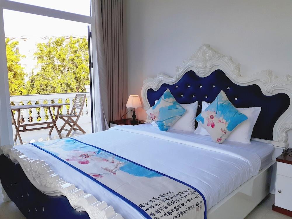 Cala South Beach Villas