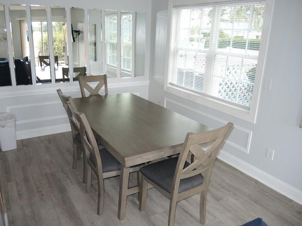 101 2 Bedroom Villa by RedAwning