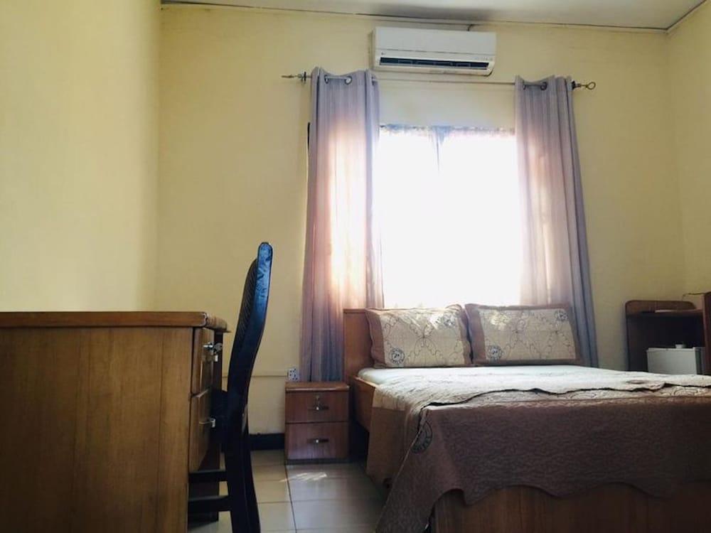 Room-single Room - Ground Floor in Accra