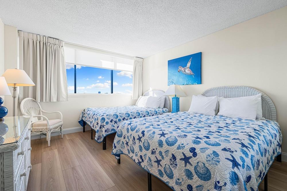 Our House at the Beach by Beachside Mgt