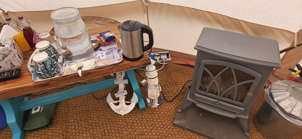 Campsite - The Ring Pub Glamping Pods