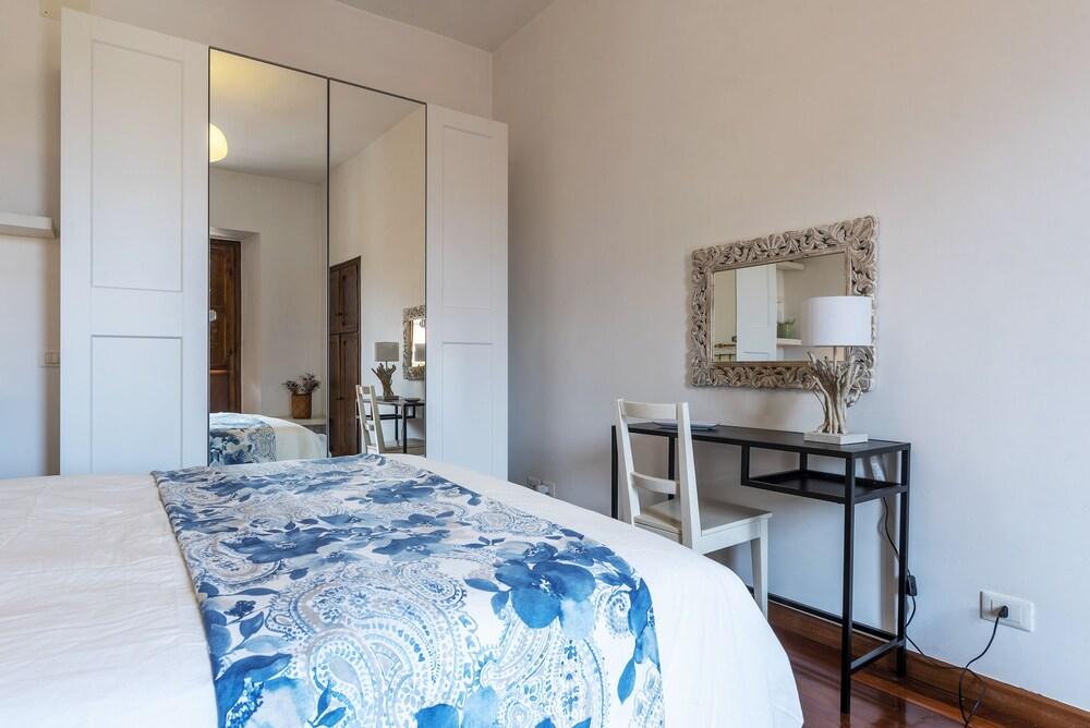 Porta Pia Apartment with Balcony