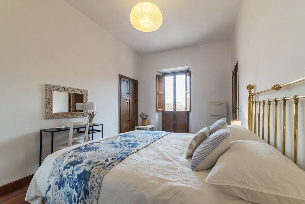 Porta Pia Apartment with Balcony