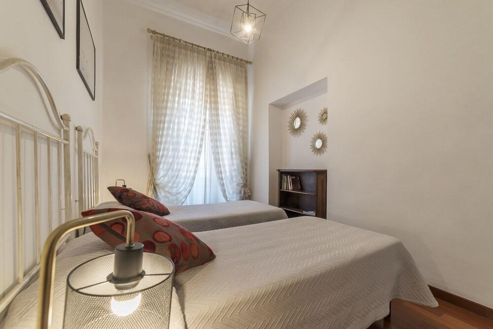 Piazza del Popolo Elegant Apartment