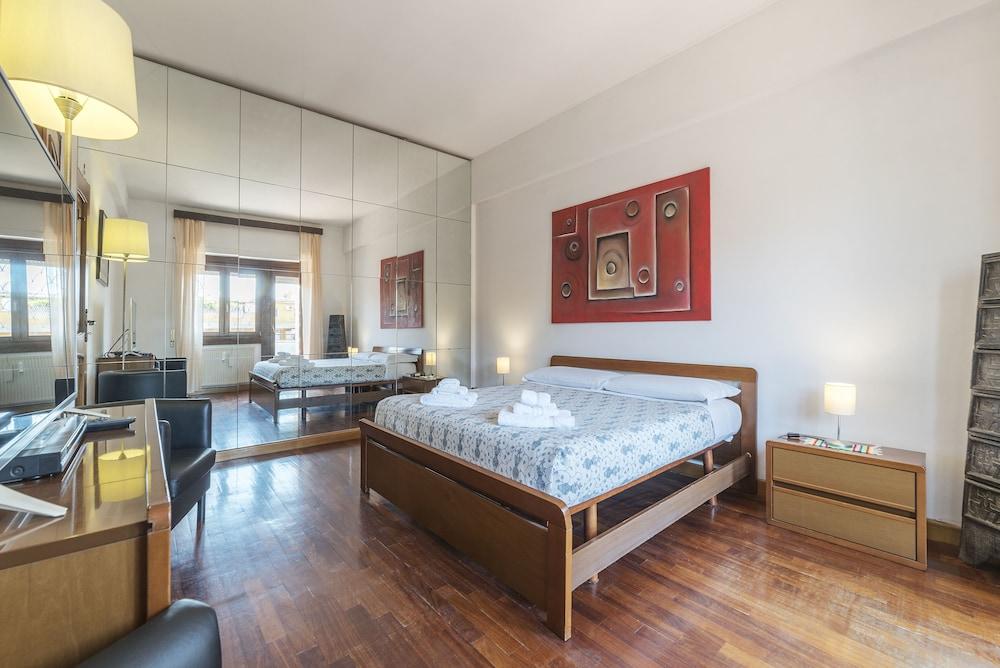 Portaportese Wooden Flat