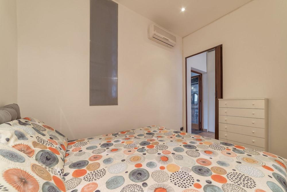 Colosseo Modern Apartment