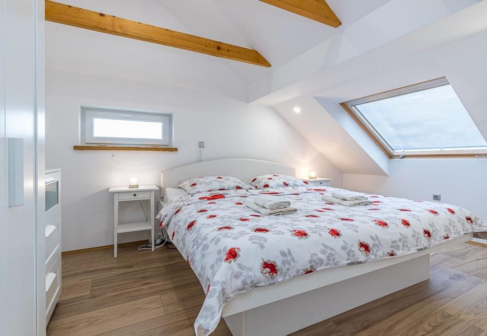 Pool Villa Ana Residence