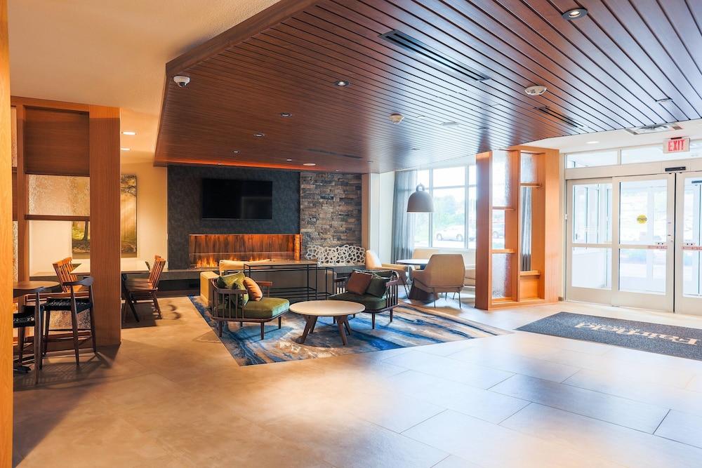 Fairfield Inn & Suites by Marriott Marquette