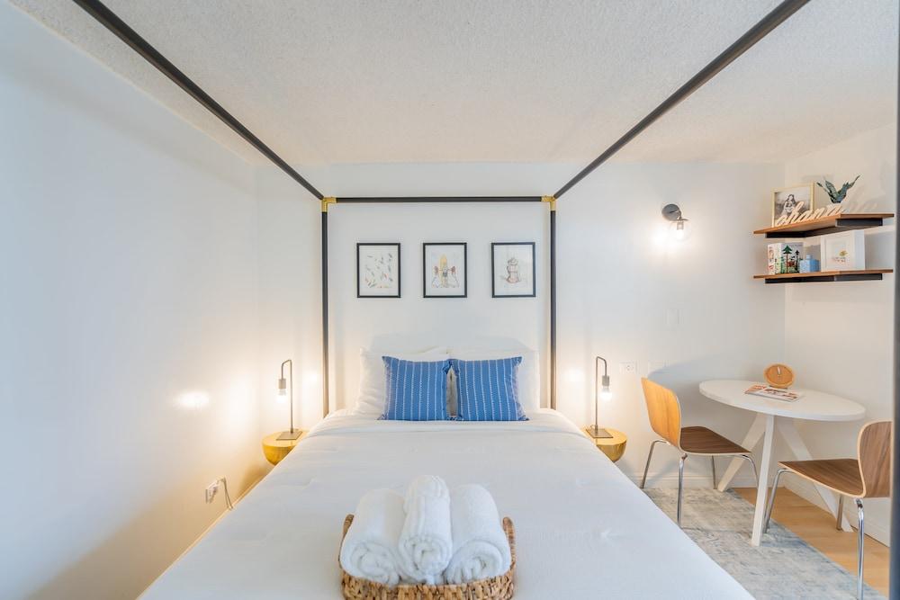 Newly Renovated Studio Two Blocks From the Beach