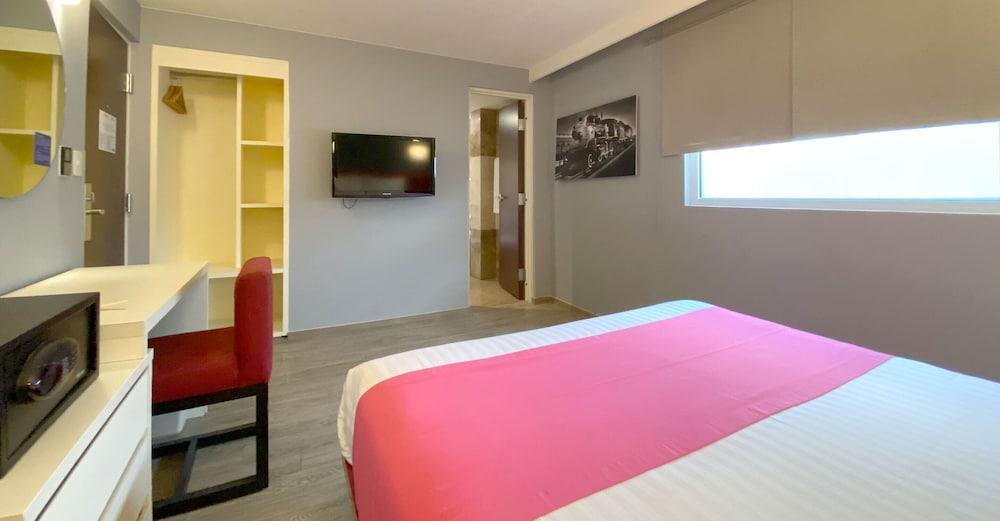 Hotel MX forum buenavista CDMX, Trademark by Wyndham