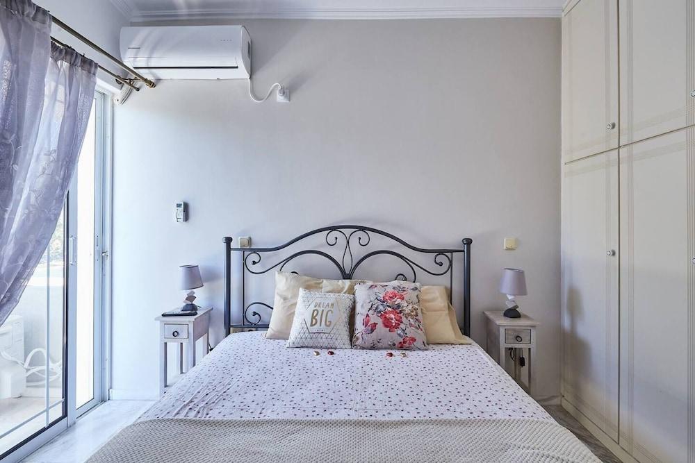 Harmony Vale- Anavissos