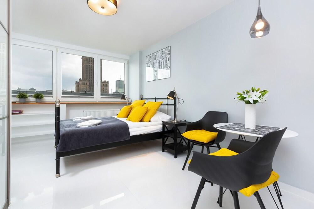 Studio Warsaw Bagno by Renters