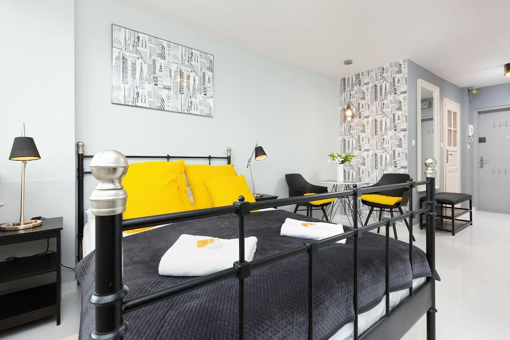 Studio Warsaw Bagno by Renters