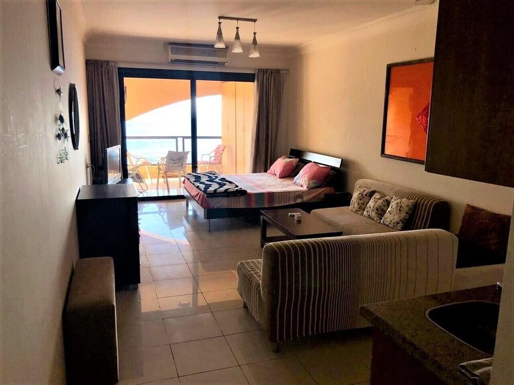 Cosy & Cute Studio at The Views Hurghada Waterside