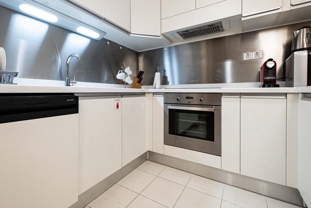 Spacious & Chic Address Dubai Mall Residence