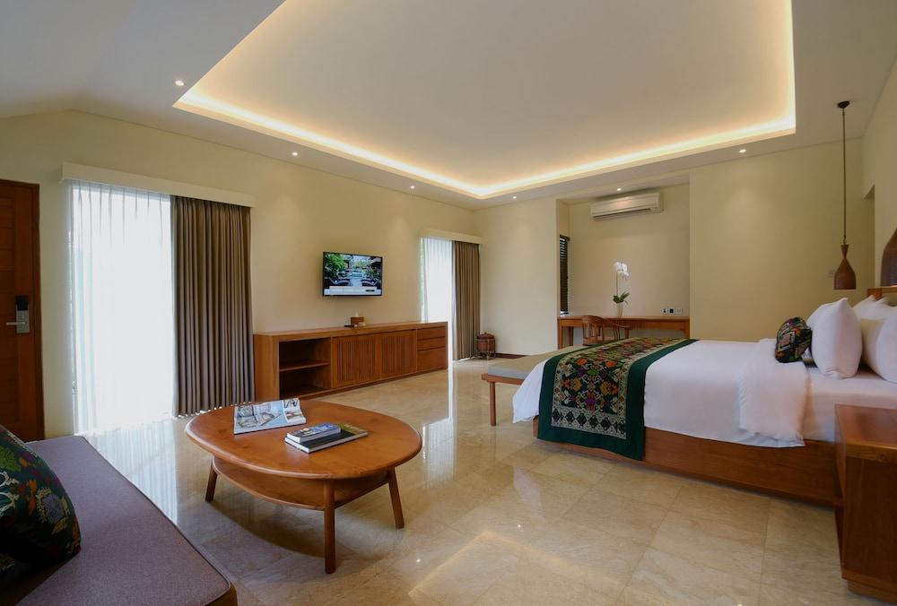 JAPA Suites & Villas