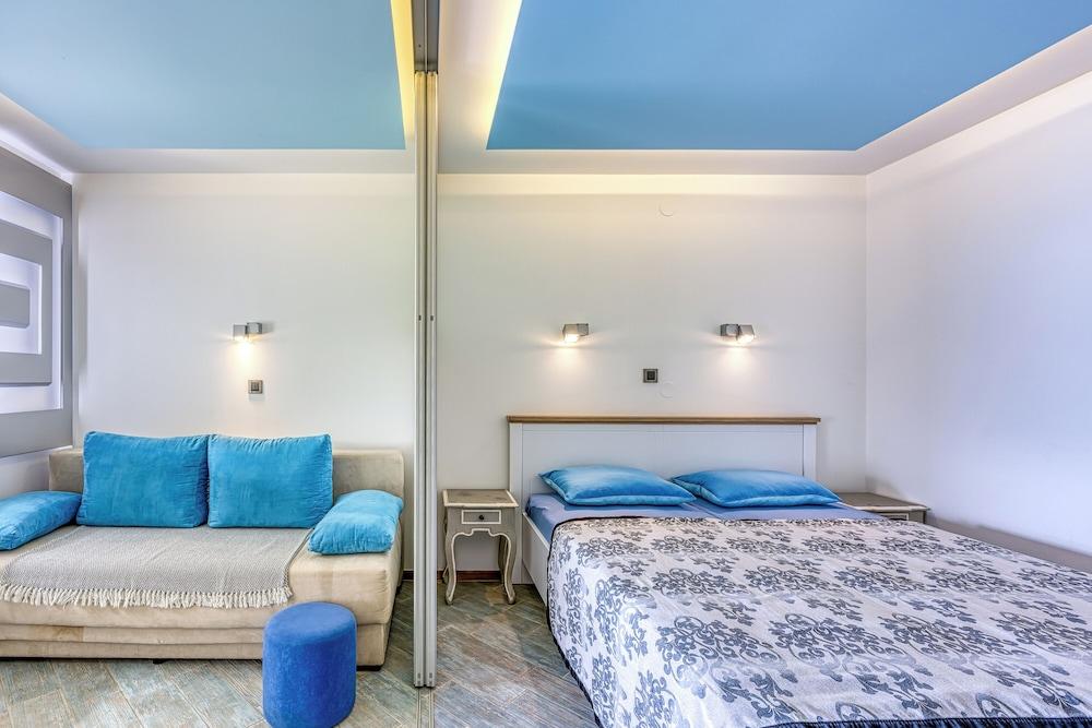 Pool Apartments Debeli Rtič