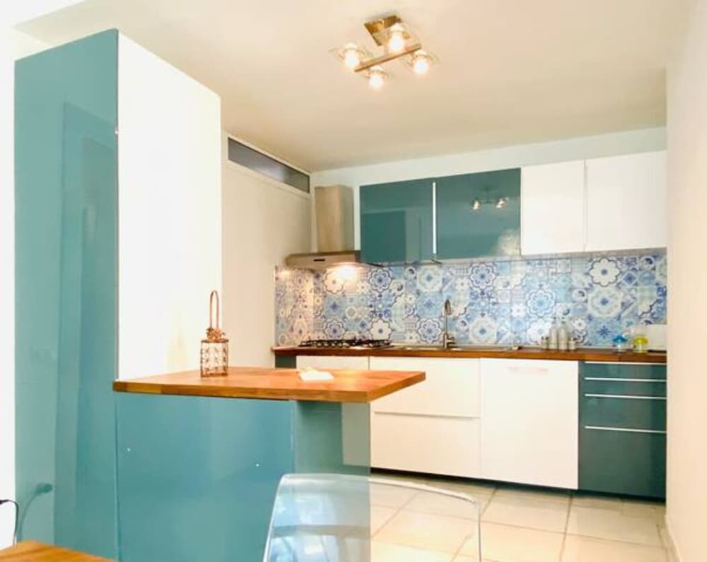 Teatro Verdi & Villa Comunale Charming Flat