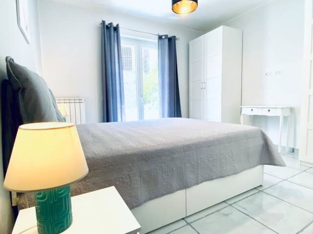 Teatro Verdi & Villa Comunale Charming Flat