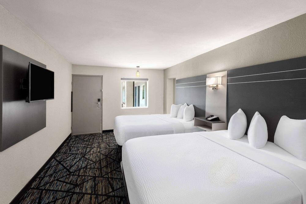 Baymont by Wyndham Dothan