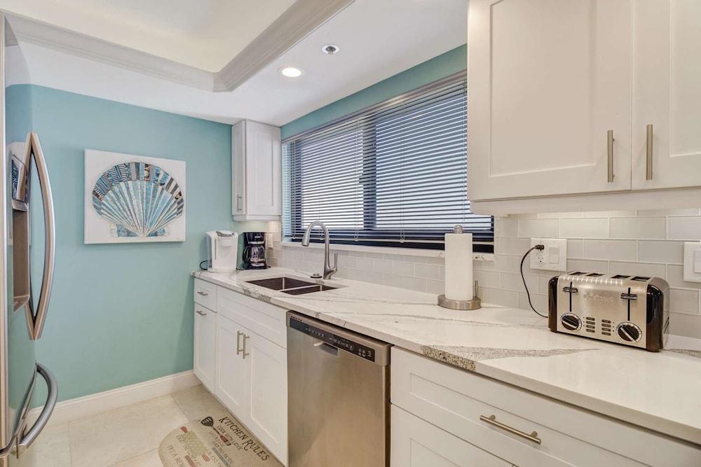 18120 San Carlos Blvd PH2