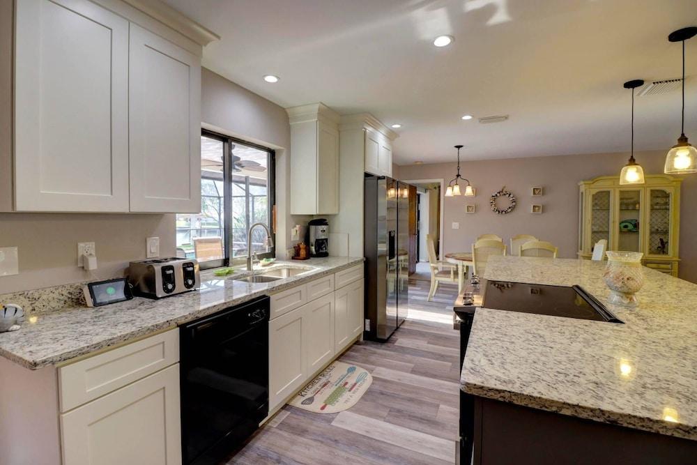 2216 Everest Parkway