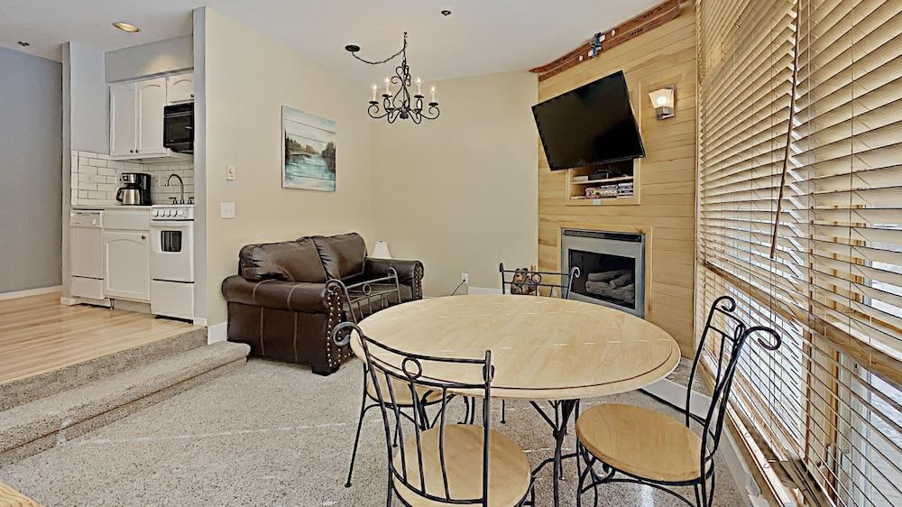 River Bank Lodge 2907