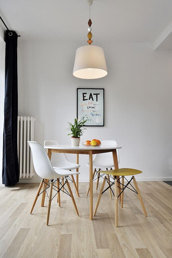 Apartment Plac Dabrowskiego 7