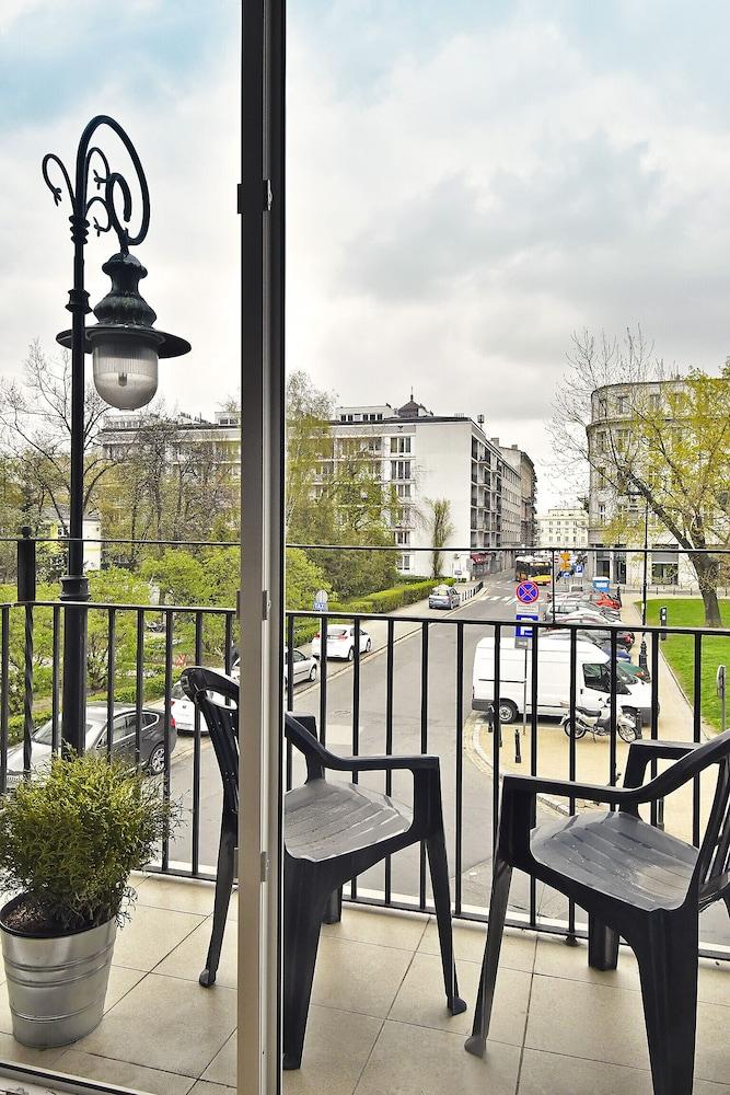 Apartment Plac Dabrowskiego 7