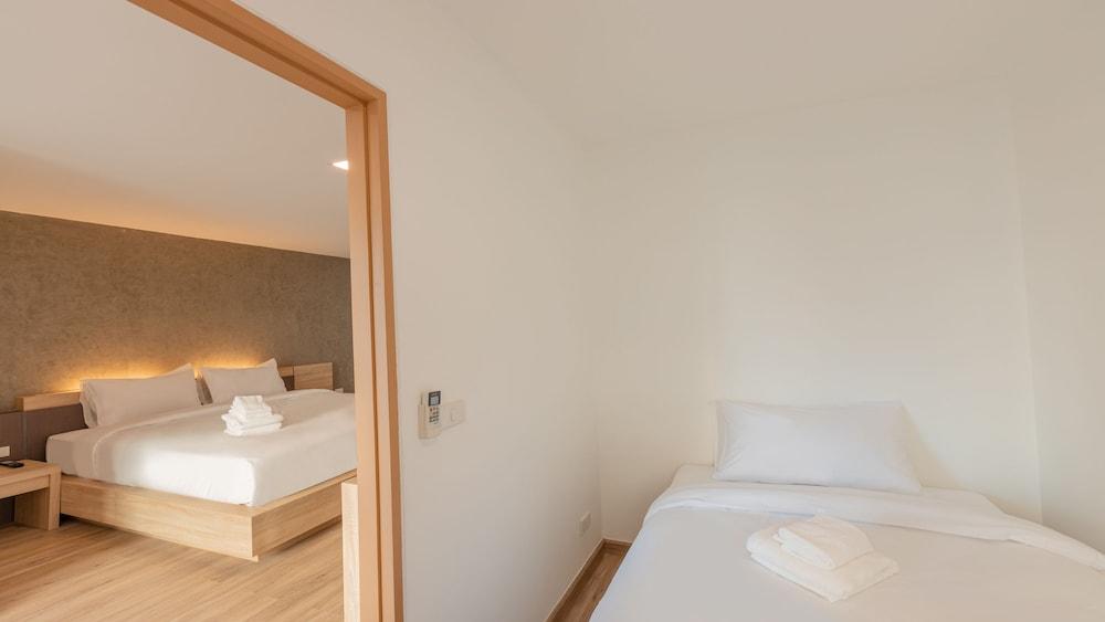 B2 Huai Khwang Premier Hotel