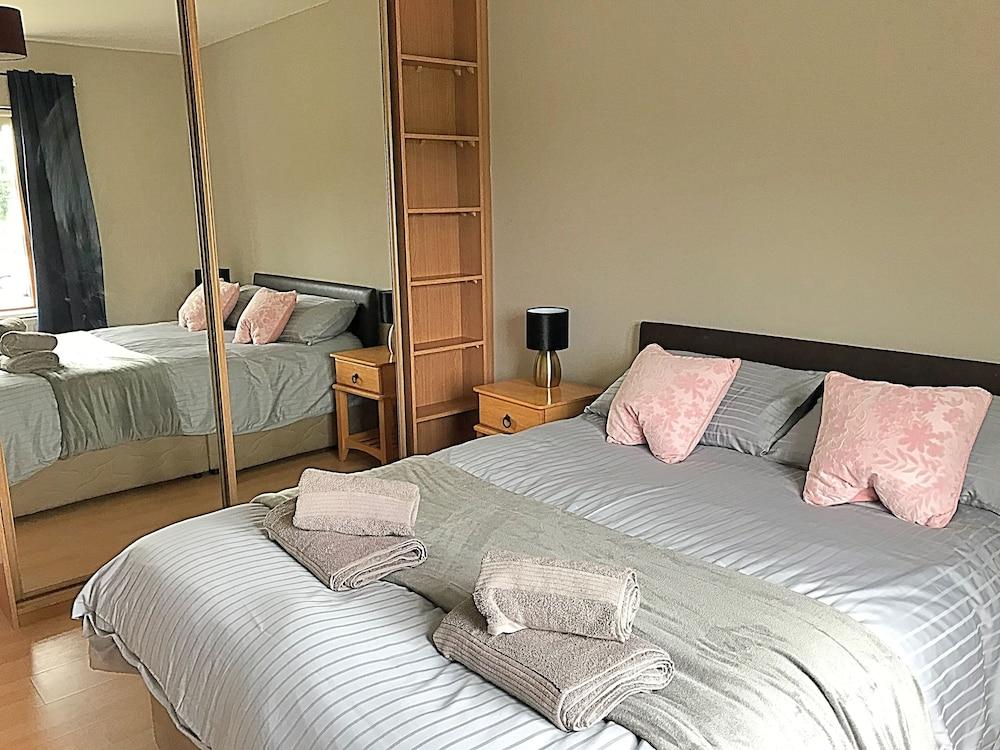 Immaculate 3-bed House With Private Secure Garden