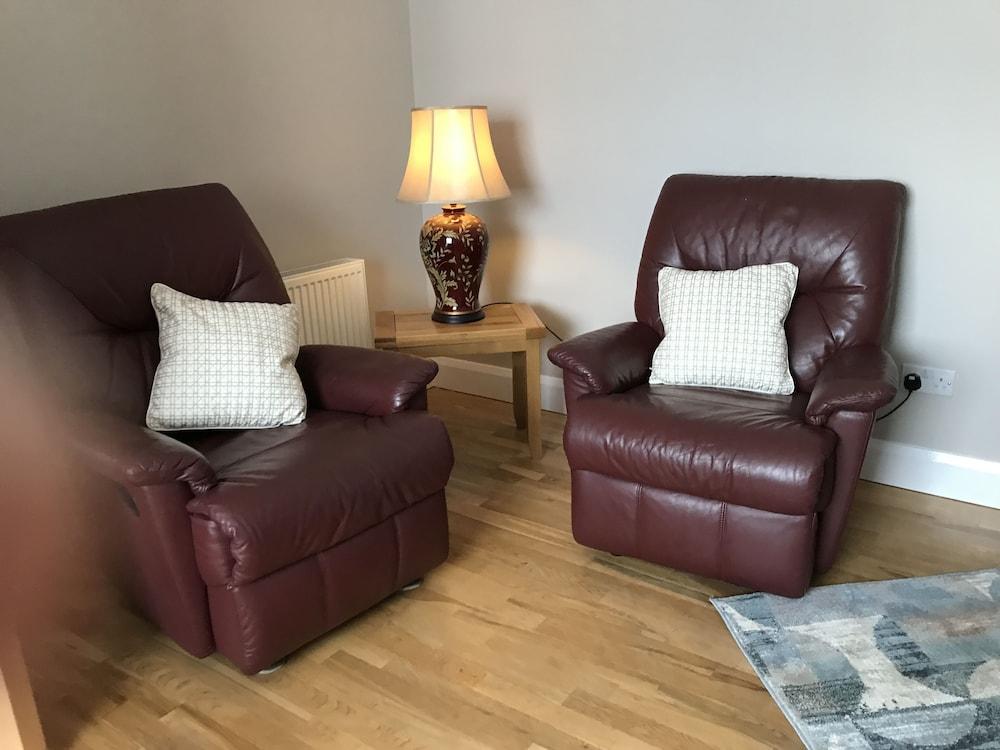 Immaculate 3-bed House With Private Secure Garden