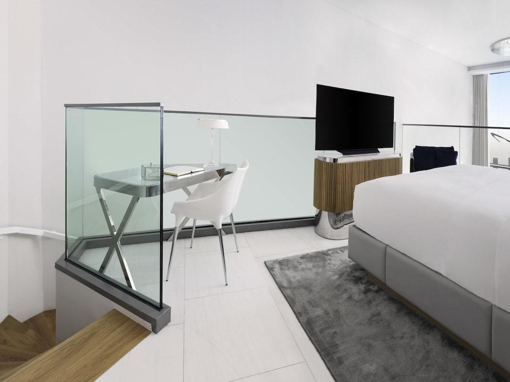 SLS Dubai Hotel & Residences