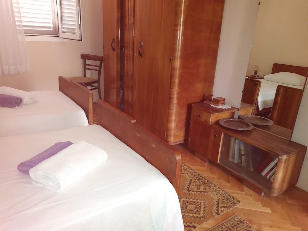 Rooms Brezak Lastovo