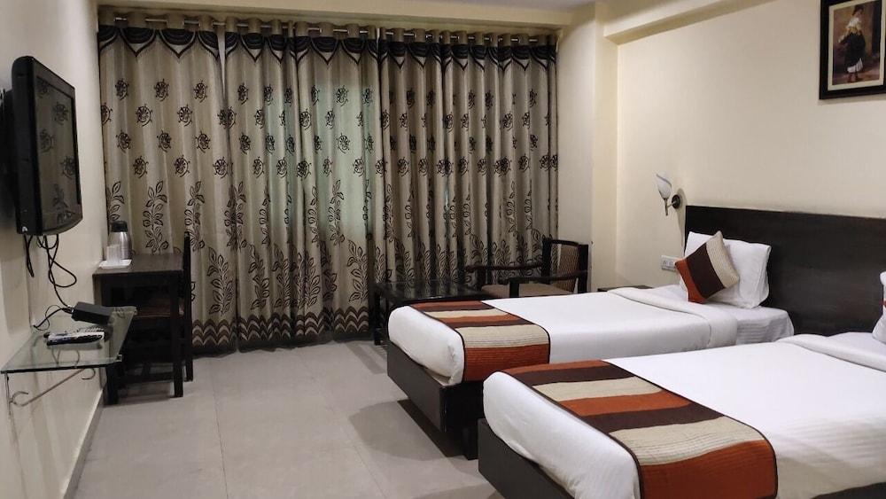 Hotel City Square by KeyMagics