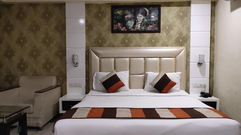 Hotel City Square by KeyMagics