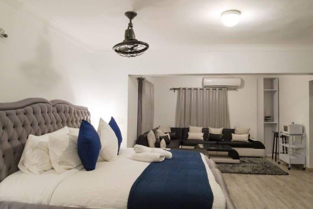 8 Bedrooms Penthouse, Jacuzzi & Private Terrace