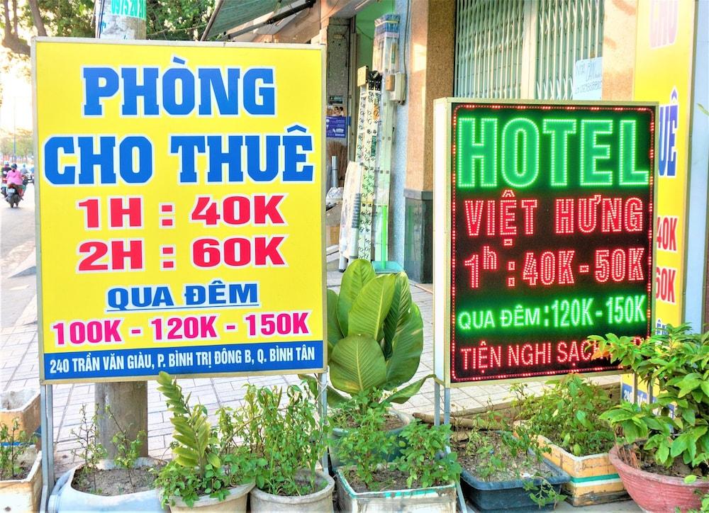 Viet Hung Hotel by Zuzu