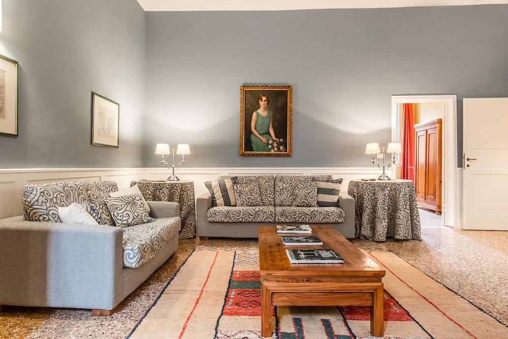 Ca' Grassi 1 Venetian Apartment
