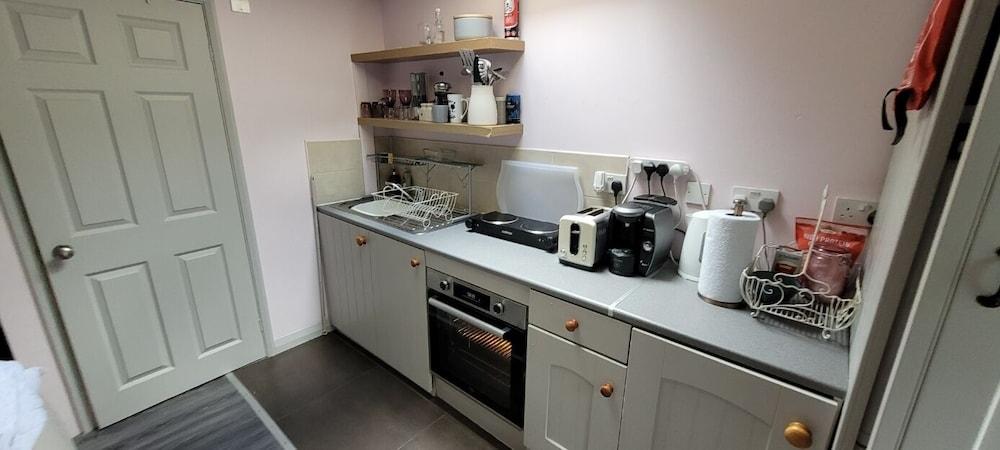 Cosy Self-contained Studio Flat in Bristol