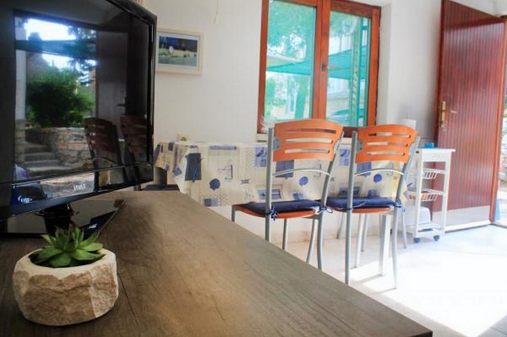 Apartments Brac Osibova