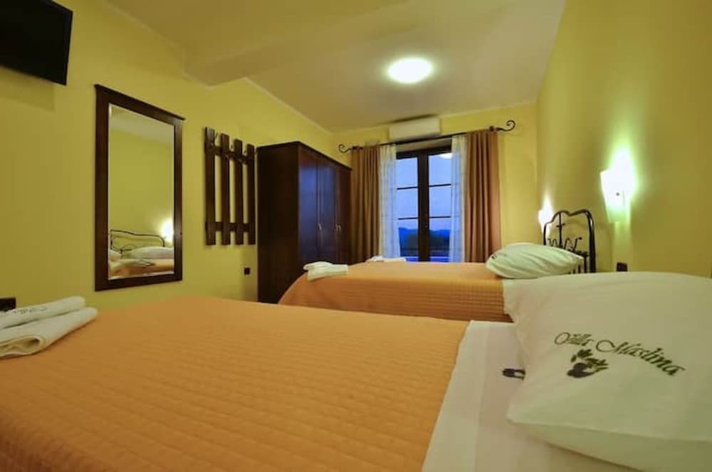 Lovely 5-bed Villa in Buzet