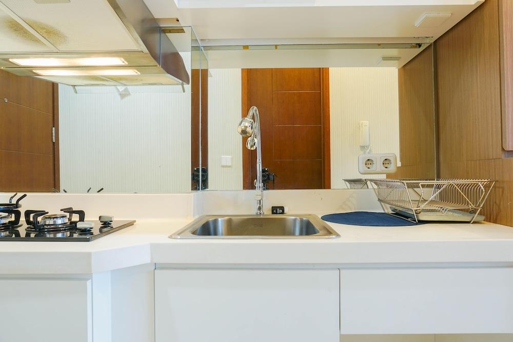 Relax Studio Apartment at Capitol Park Residence