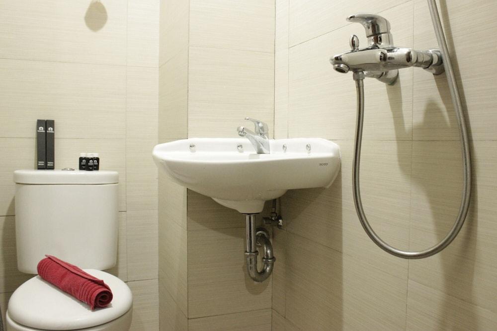 Spacious Studio Room at Gateway Pasteur Apartment near Exit Toll Pasteur