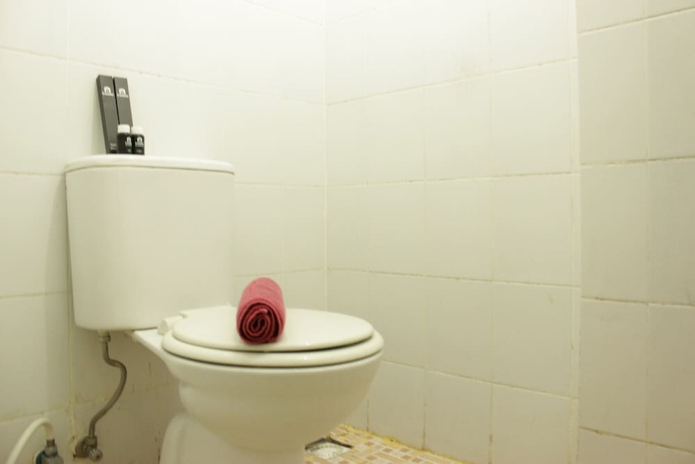 Quiet & Comfy Studio at The Suites @Metro Apartment