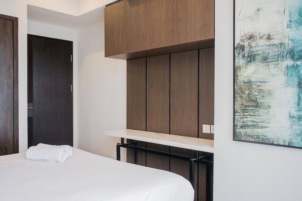 Exclusive with Comfortable 2BR Apartment at Branz BSD