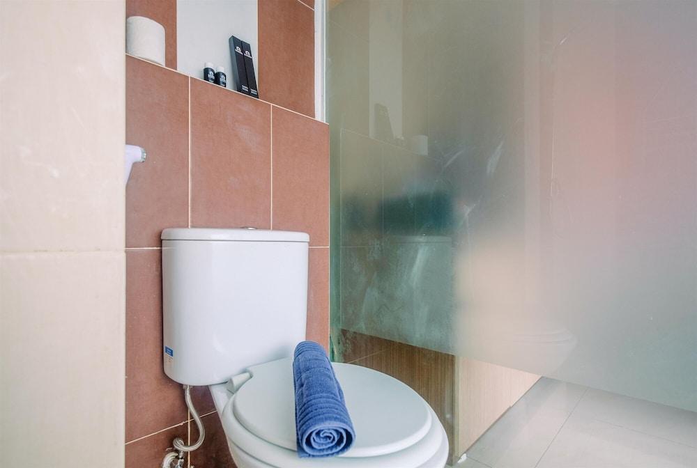 Compact and Simple Studio Apartment at Saladdin Mansion